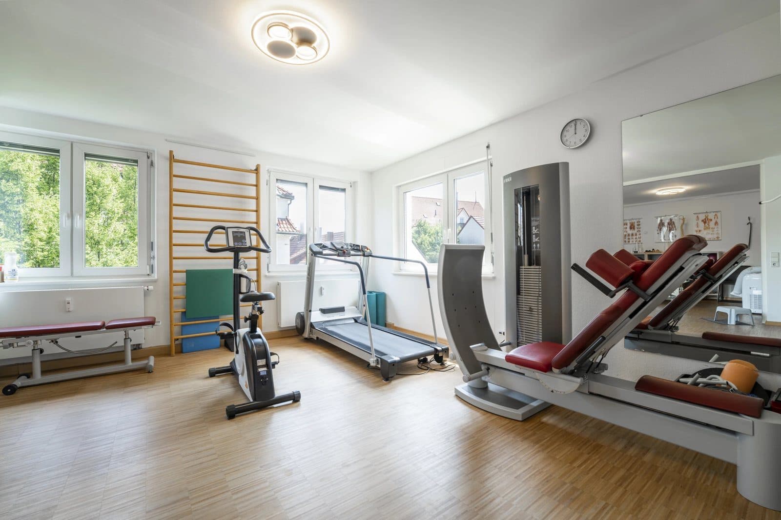 Trainingsbereich für Krankengymnastik am Gerät